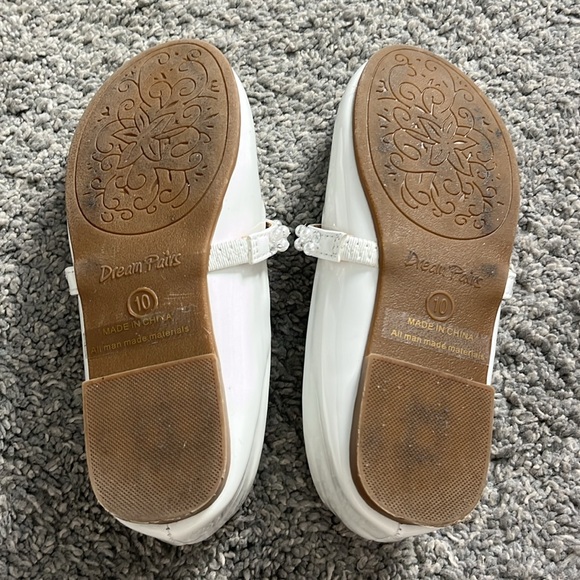 Dream Pairs | Dress Shoes with Beaded Strap for Little Girls - Picture 10 of 11